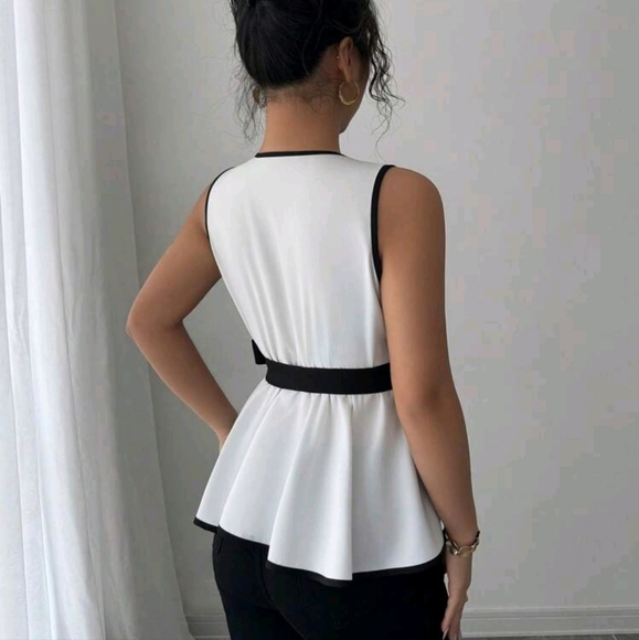 Women's Sleeveless Elegant Blouse With Waist Belt And 3D Flower Design - Picture 2 of 4